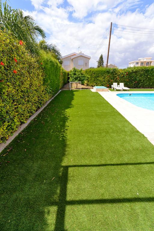 Merab Center Villas Ayia Napa Room photo