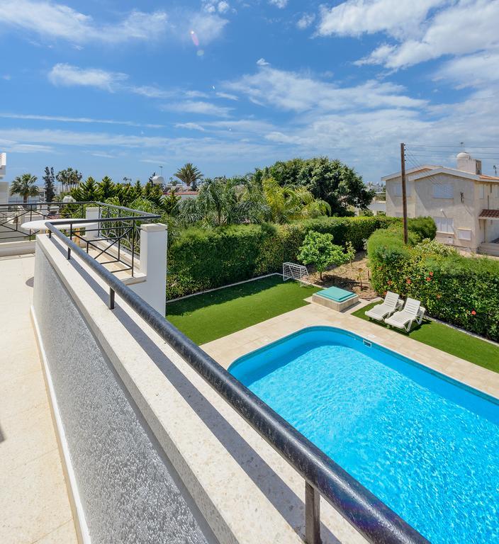 Merab Center Villas Ayia Napa Room photo