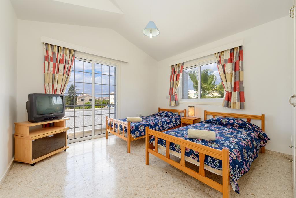 Merab Center Villas Ayia Napa Room photo