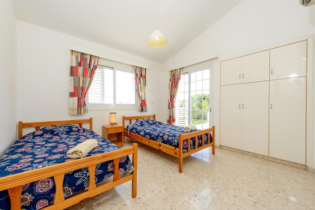 Merab Center Villas Ayia Napa Room photo