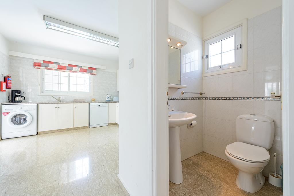 Merab Center Villas Ayia Napa Room photo