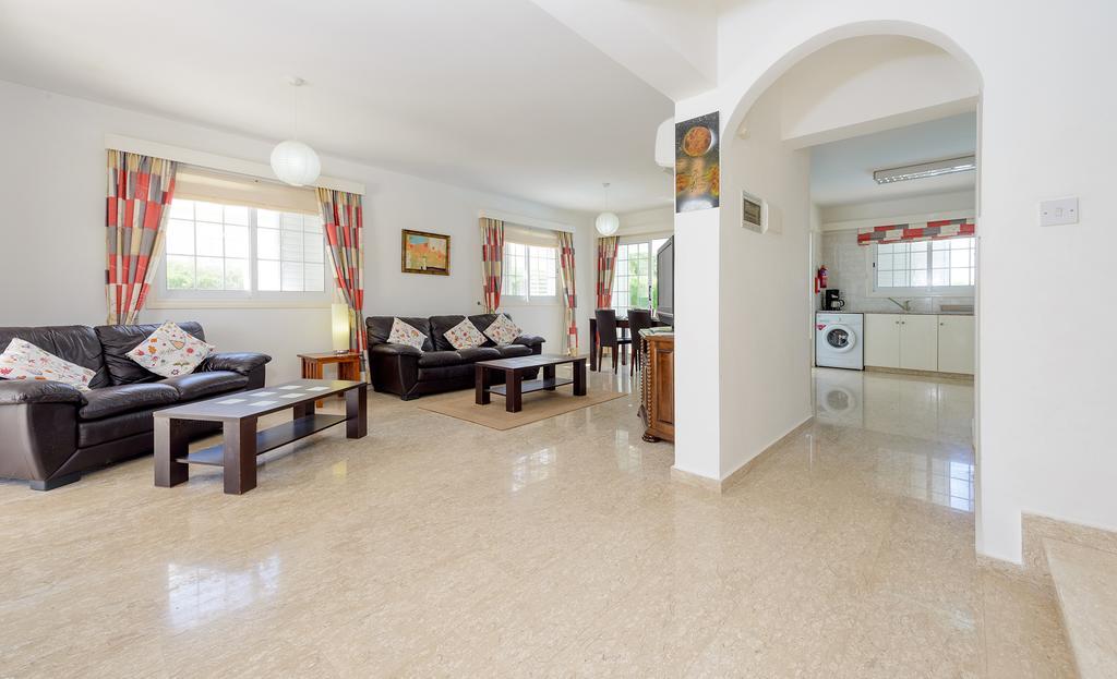 Merab Center Villas Ayia Napa Room photo
